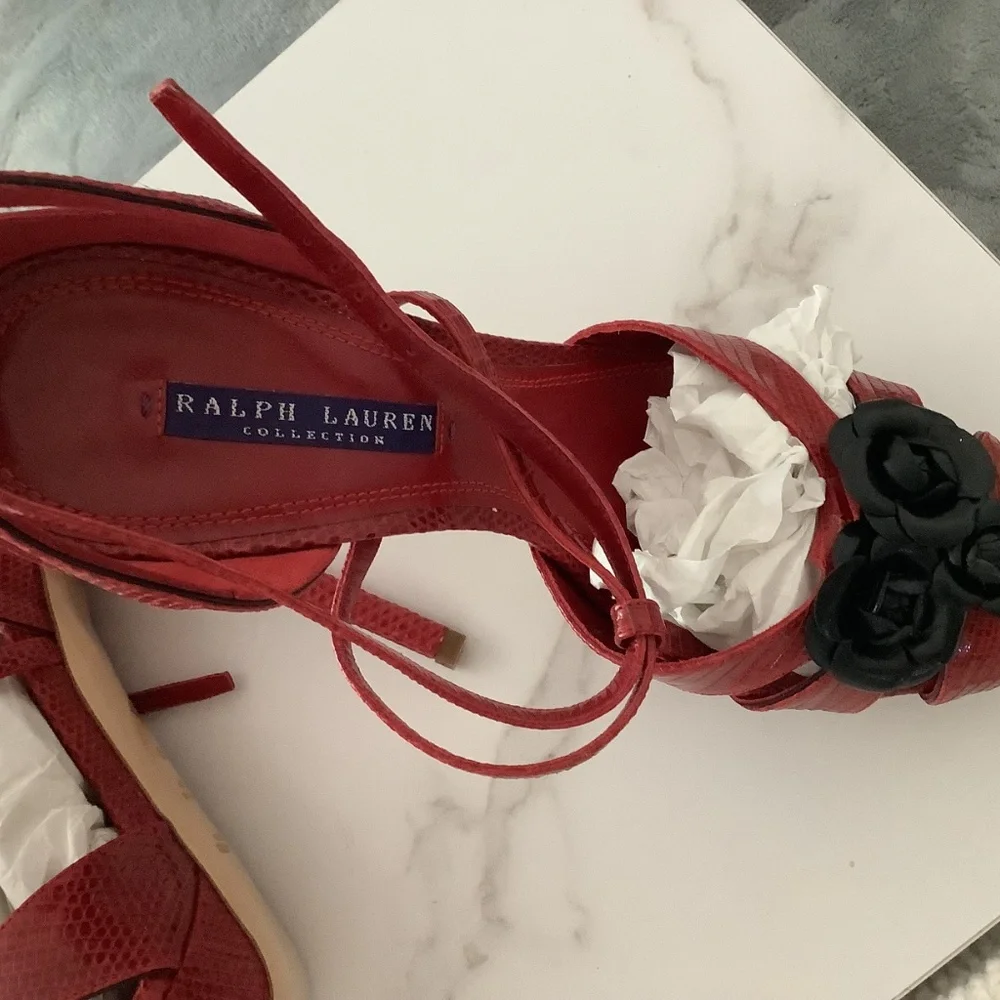Shoes - Picture 4 of 8
